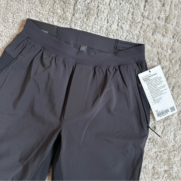 *Shorter Lululemon Surge Hybrid Pant - Black - Picture 5 of 5